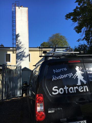 Bild på Norra Älvsborgs Sotaren, företagsbil, logotyp, och skorsten